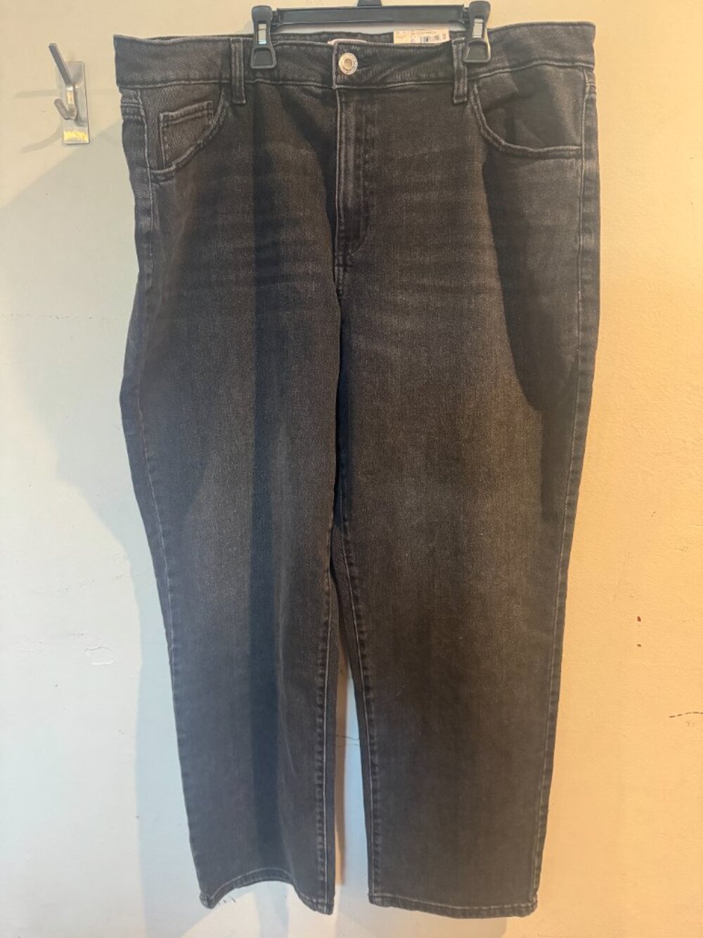 So High Rise 90's Straigt some stretch Women's Plus size 20 NWT Black Jeans